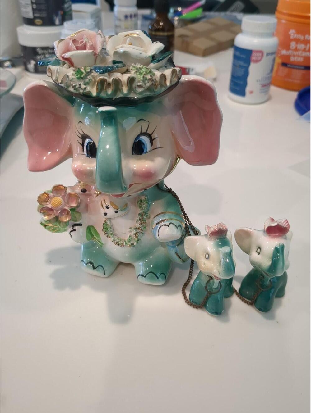 Vintage! Fairyland Import Chained Anthropomorphic Elephant & Babies – Japan
